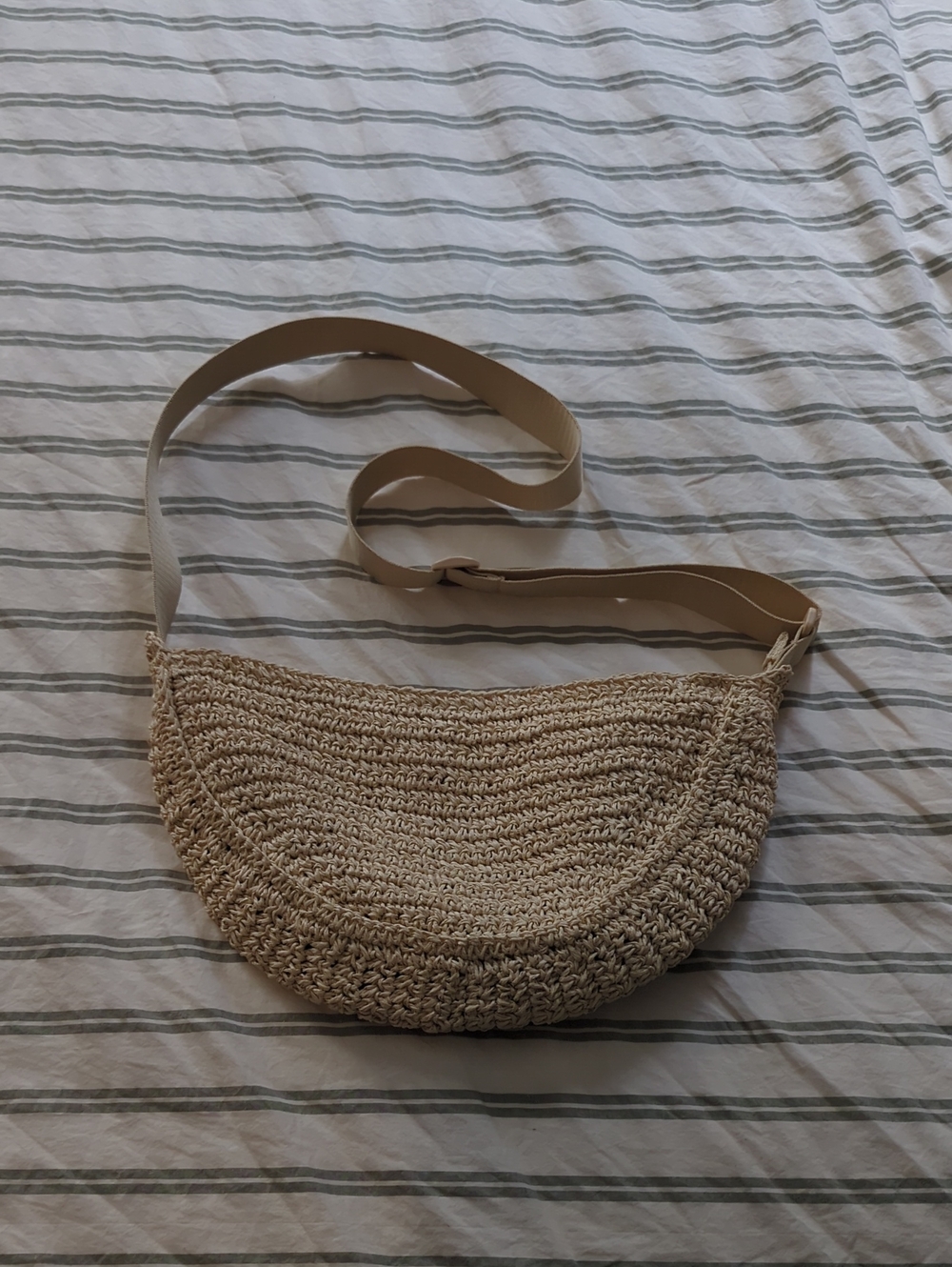 Uniqlo Mini Round Bag Crochet Raffia